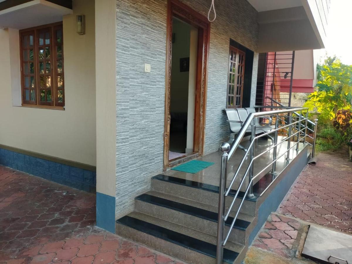 Maanyatha Home Stay Manipal Esterno foto