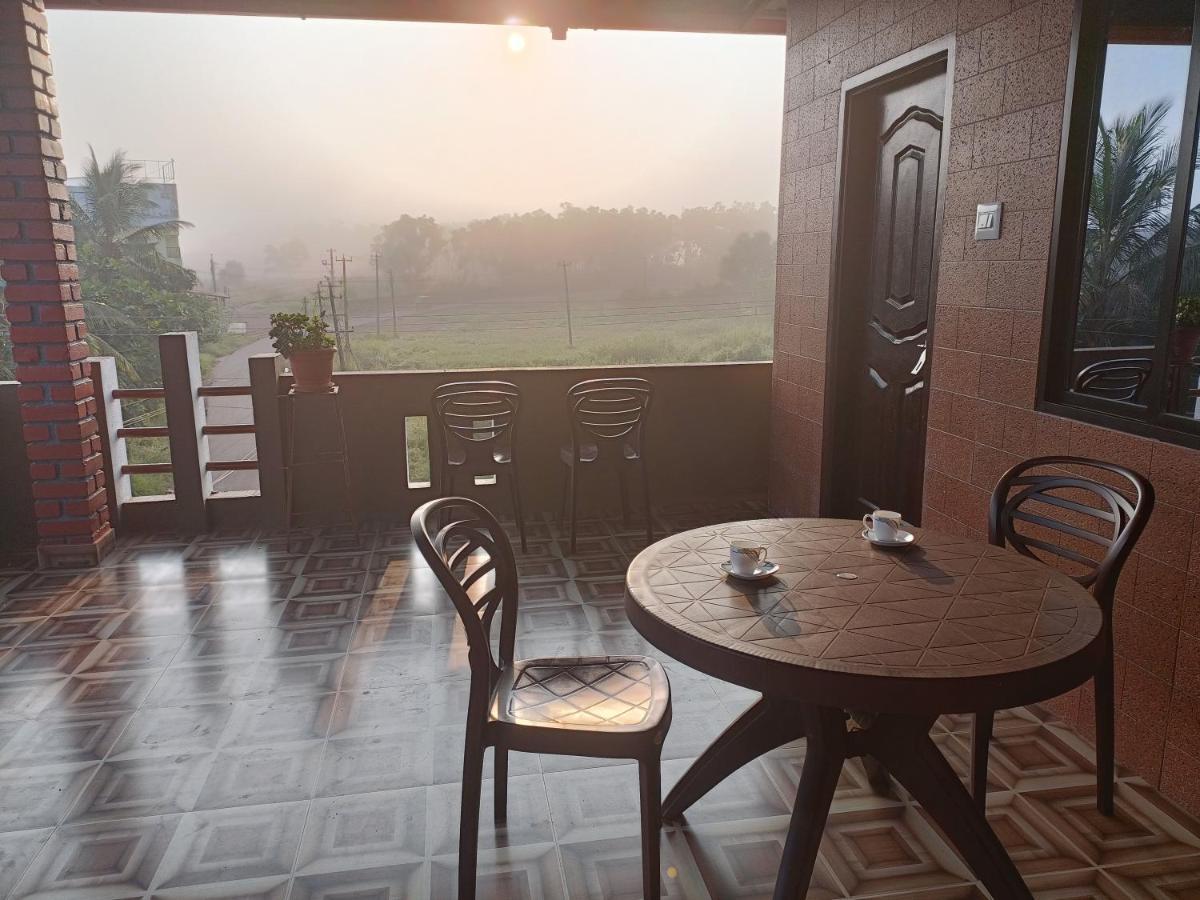 Maanyatha Home Stay Manipal Esterno foto