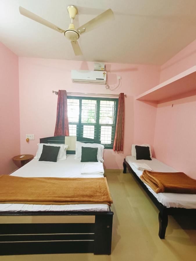 Maanyatha Home Stay Manipal Esterno foto